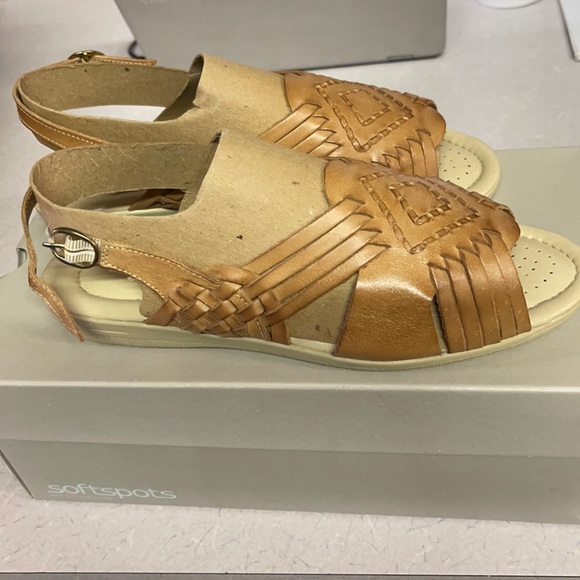 Softspots Tela Natural Sandals Size 9ww 